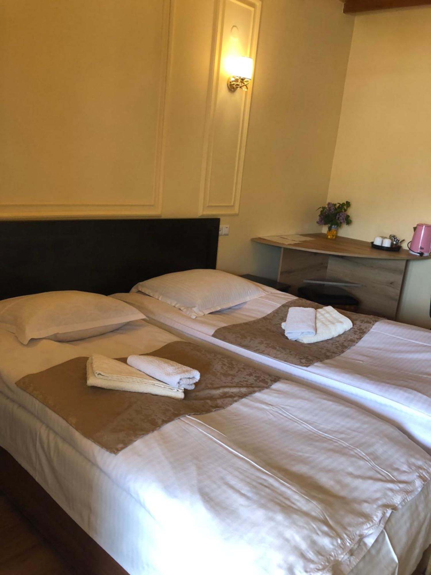 Guest House Anahit 이제반 외부 사진